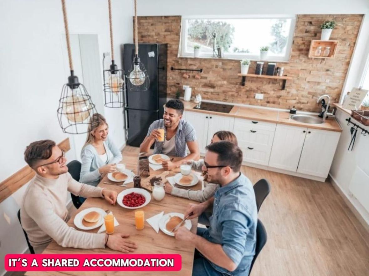 *Ra60G* For Your Most Relaxed & Cosy Stay + Free Parking + Free Fast Wifi * 몰리 외부 사진